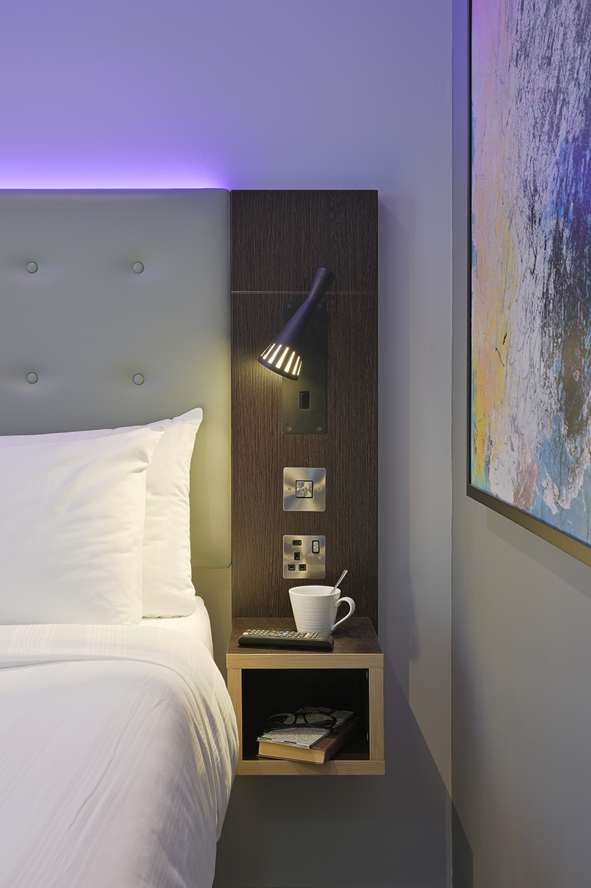 PremierInn-PremierPlus-HotelBedroom-Photography